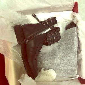 Women’s Valentino Blk boots 100% original nwt